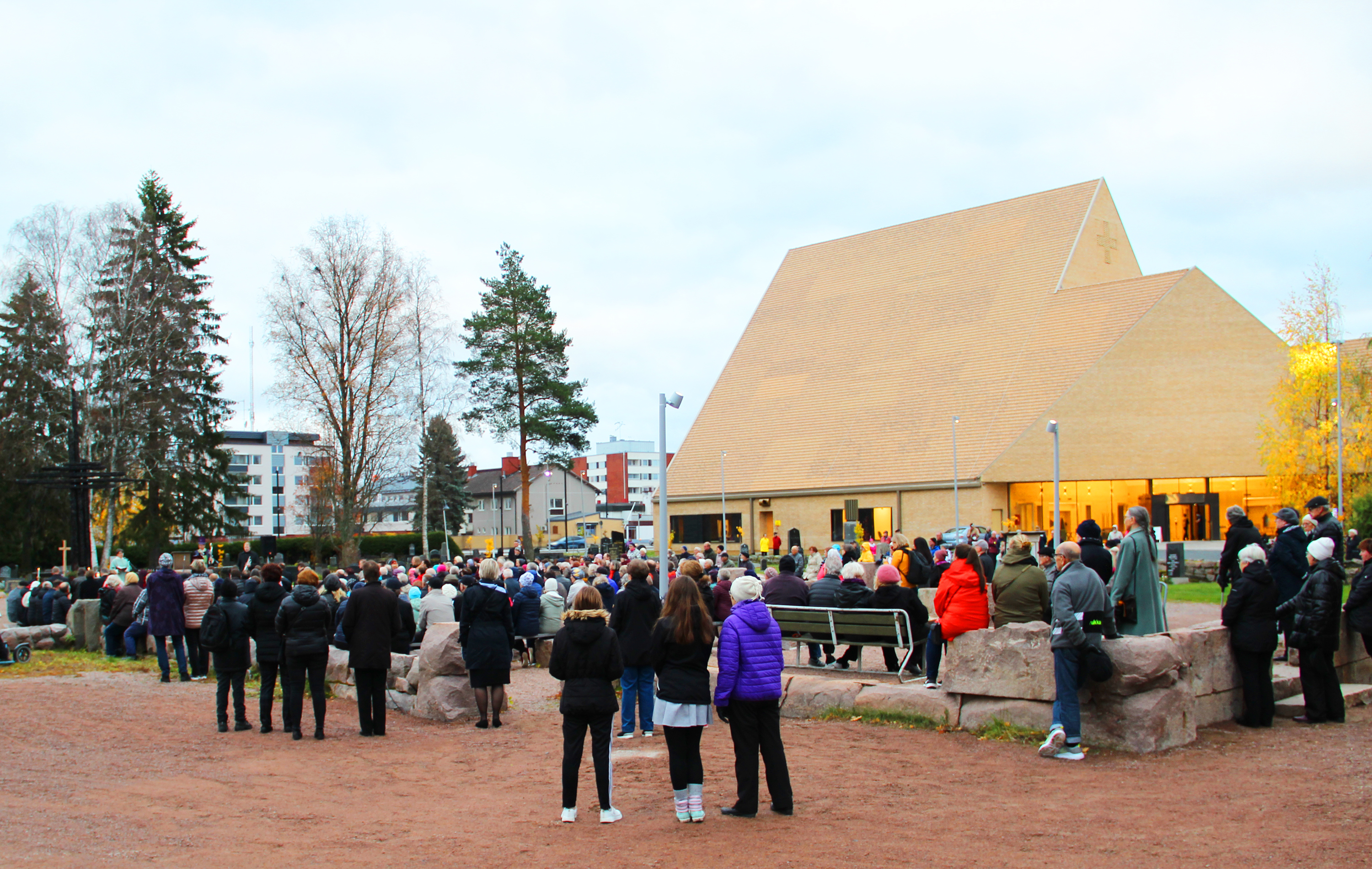 Ylivieskan seurakunnan historiallisen vuoden tilinpäätös ylijäämäinen