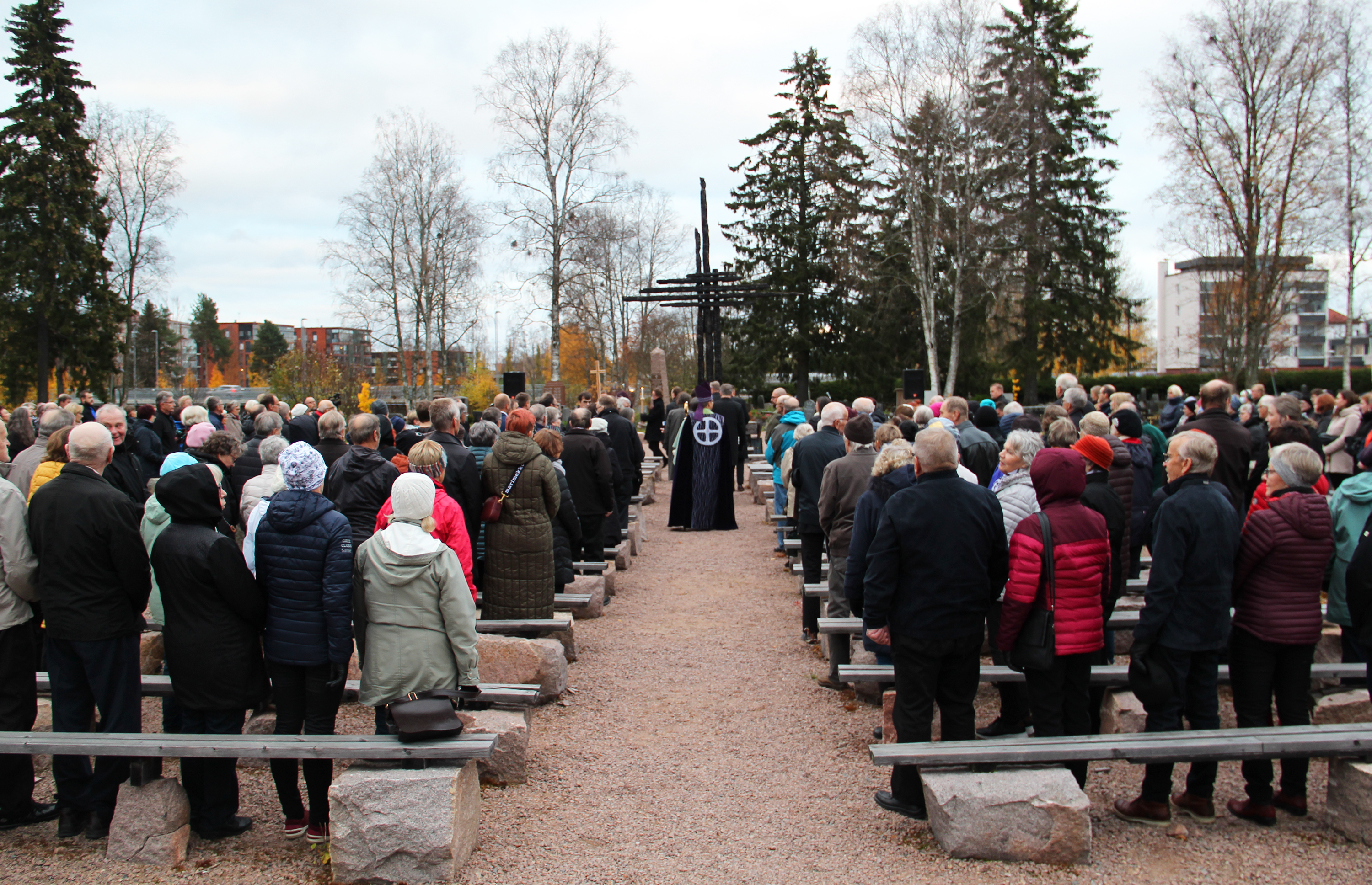 Ylivieskan seurakunnan tilastojen ilonaiheina vapaaehtoiset ja kirkossakävijät